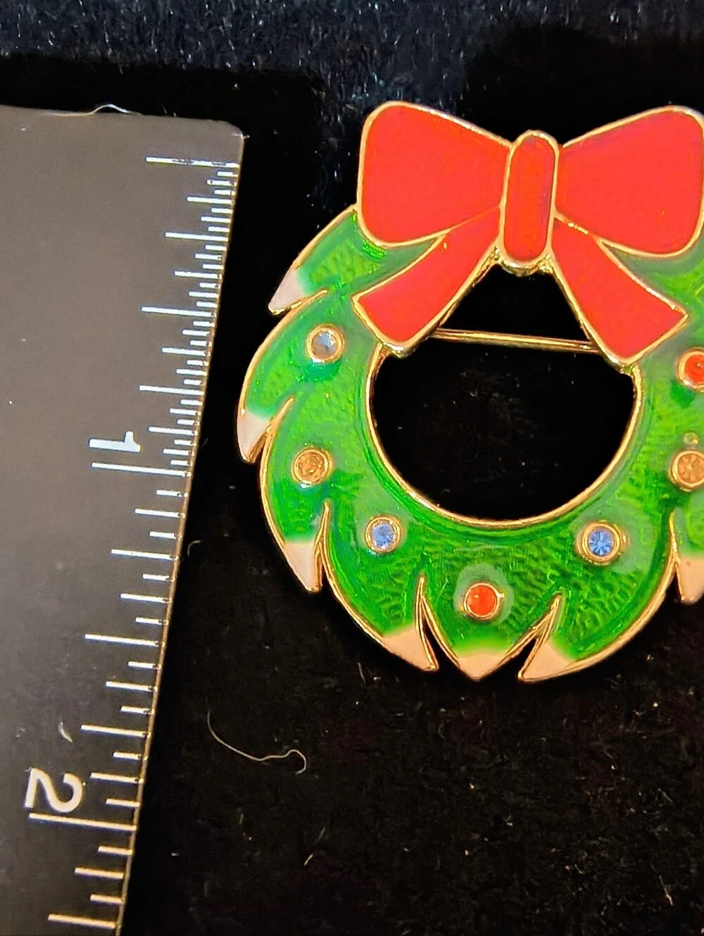Vintage ART Arthur Pepper Christmas Wreath Brooch Red Green Enamel Rhinestone